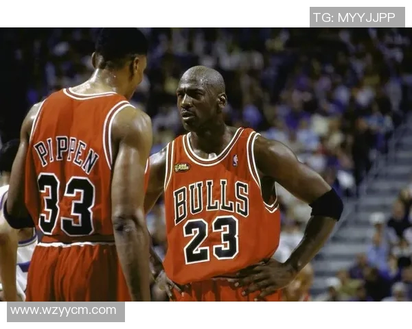 皮蓬与尤因的传奇对决：篮球历史上的巅峰对抗与荣耀时刻